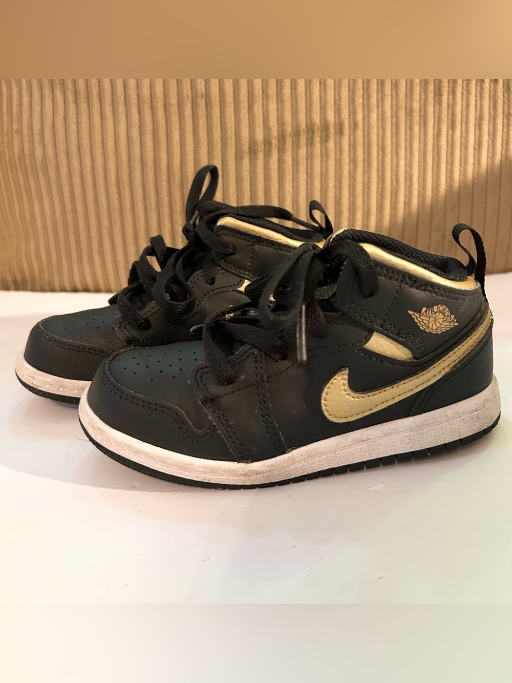 Nike Air Jordan Retro 1 Mid Gold Black 9C Toddler